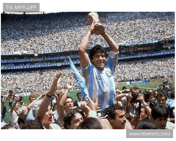 亚马尔与马拉多纳青年期爆发力及战术角色对比分析 亚马尔与马拉多纳青年期爆发力及战术角色对比分析